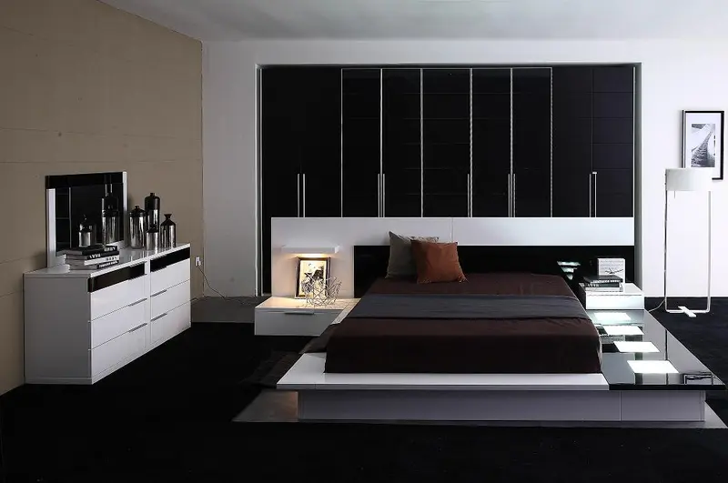 34" Lacquer Mdf Platform Queen Bed By Homeroots
