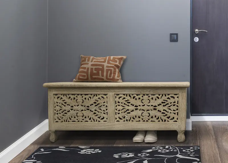 46" Antique White Solid Carved Wood Scroll Bench with Flip Top By Homeroots