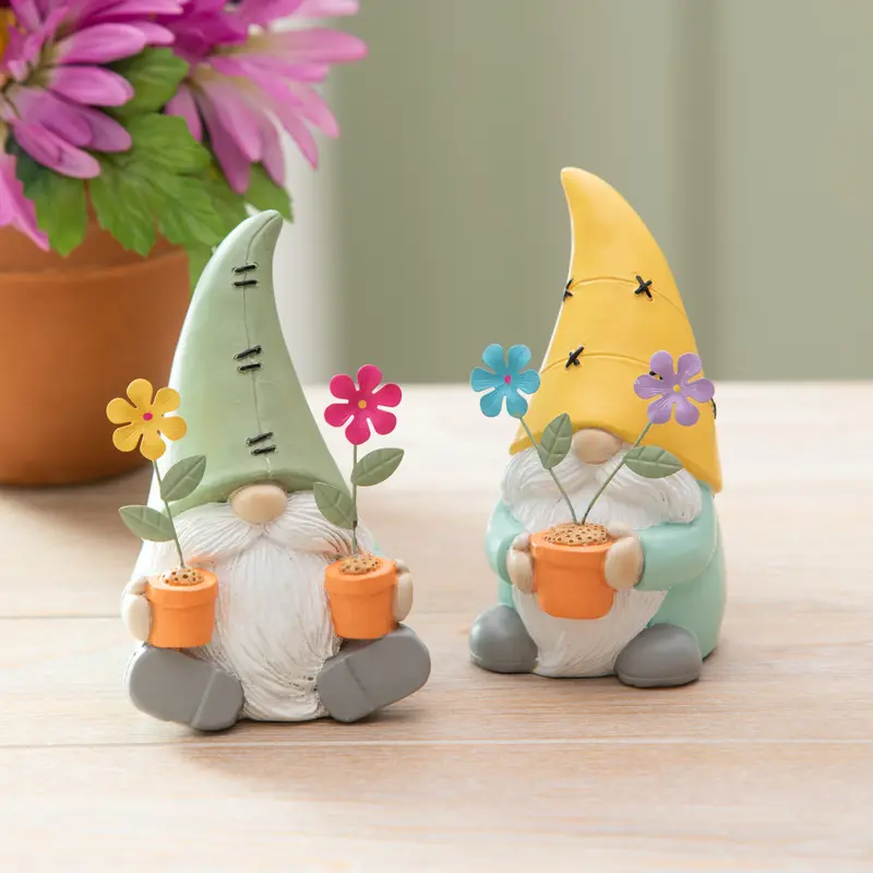 5" Resin Gnome with Flowers Set