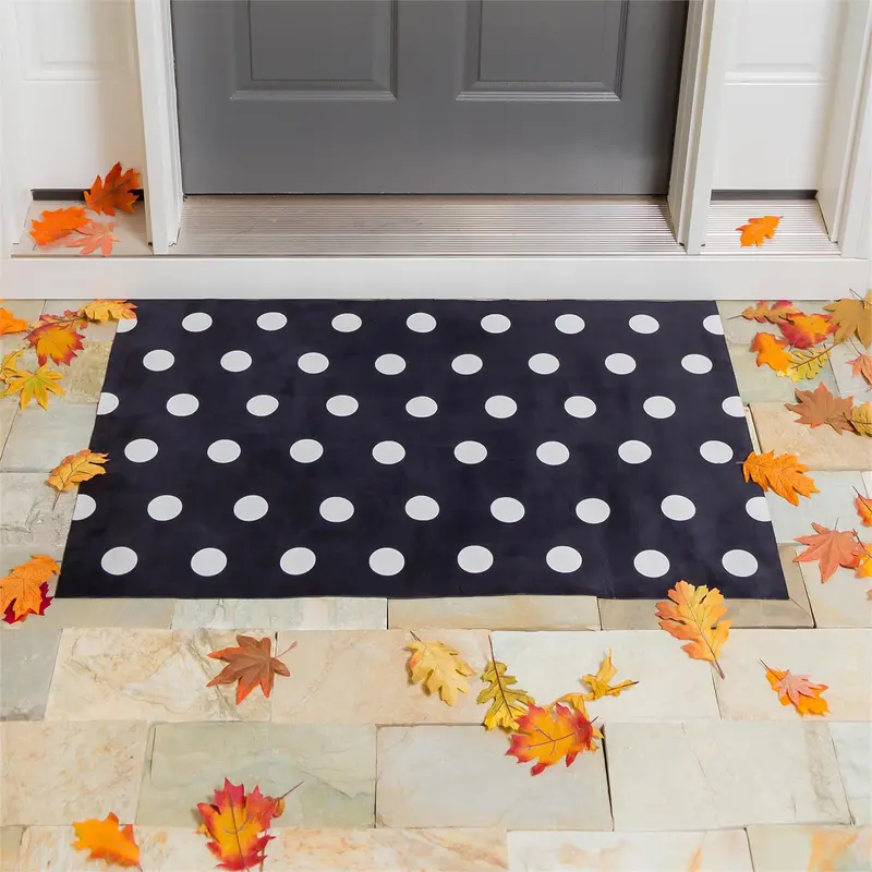 Black & White Dots Layering Mat