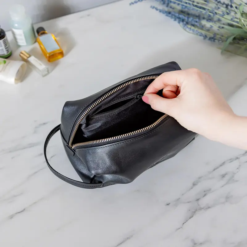 Chicago Bears, Embossed Toiletry Bag, Black