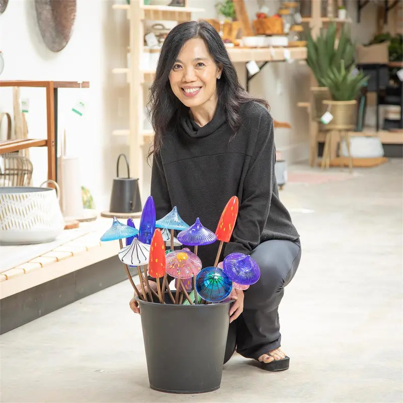 Cottage Garden Stake, Art Glass Mushroom Program With Metal Planter Display