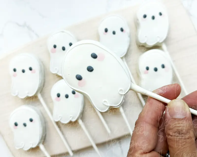 Cute Flying Ghost  - Cake Pop Maker Set ( Cutter & Pusher)