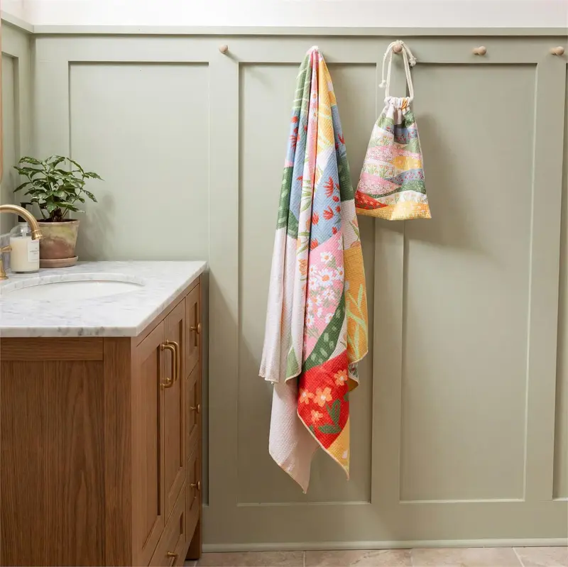 Hillside Pasture Towel Quick Dry Waffle Weave with Matching Carrying Case, 60"x30"