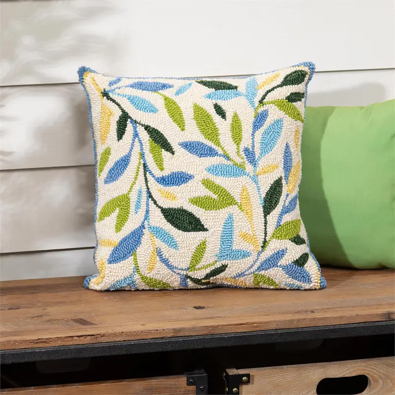 Indoor/Outdoor Hooked Polypropylene Spring Foliage Throw Pillow 18"x18"