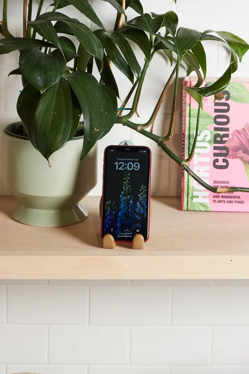 Leah Phone Stand Set of 4 By Accent Decor