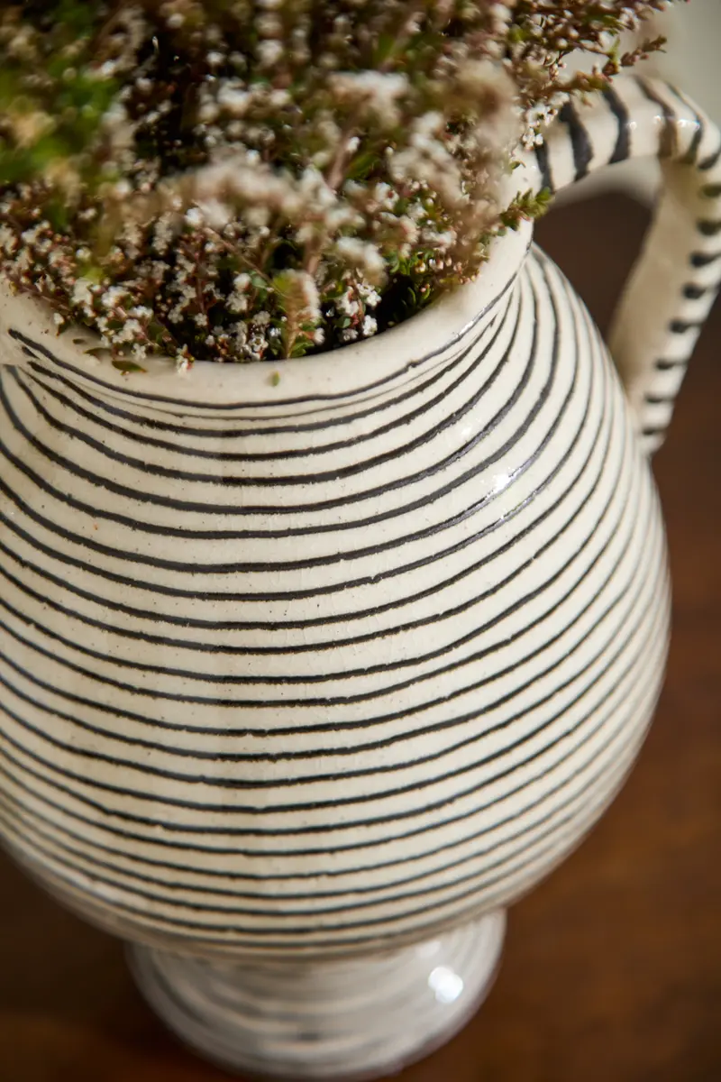 Lines Vase By Accent Decor