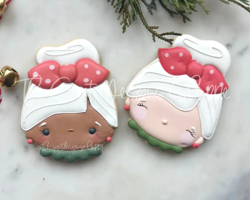 Mrs. Claus Face with collar - Cookie Cutter