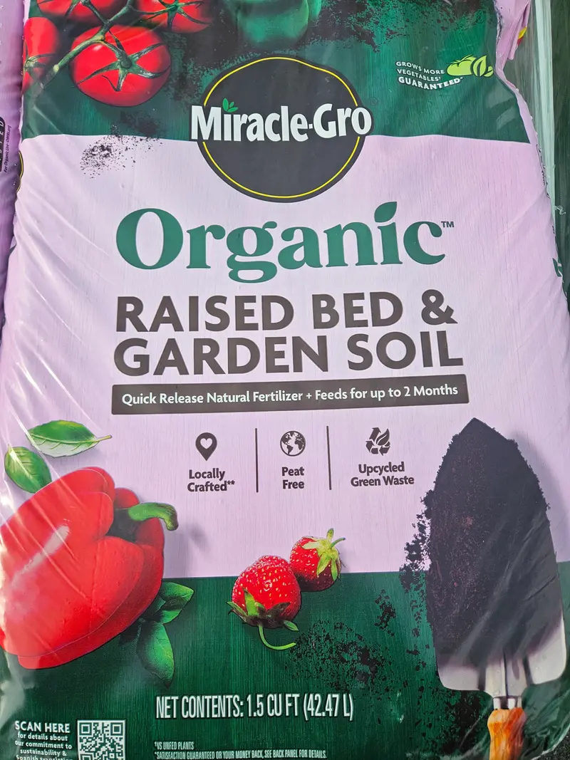 Organic Raised Bed Soil Miracle Gro 1.5 cu. ft.