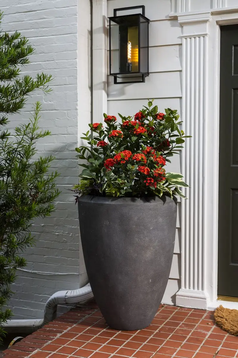 Roan Planter 28" x 37" By Accent Decor
