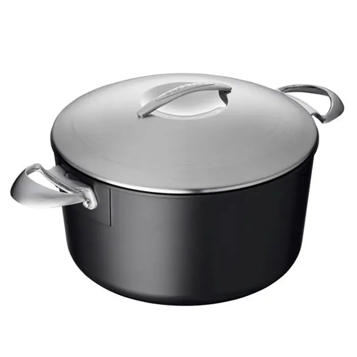 Scanpan Professional 6.5-Quart Covered Dutch Oven