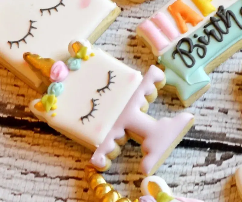 Unicorn Cake in Stand - Cookie Cutter