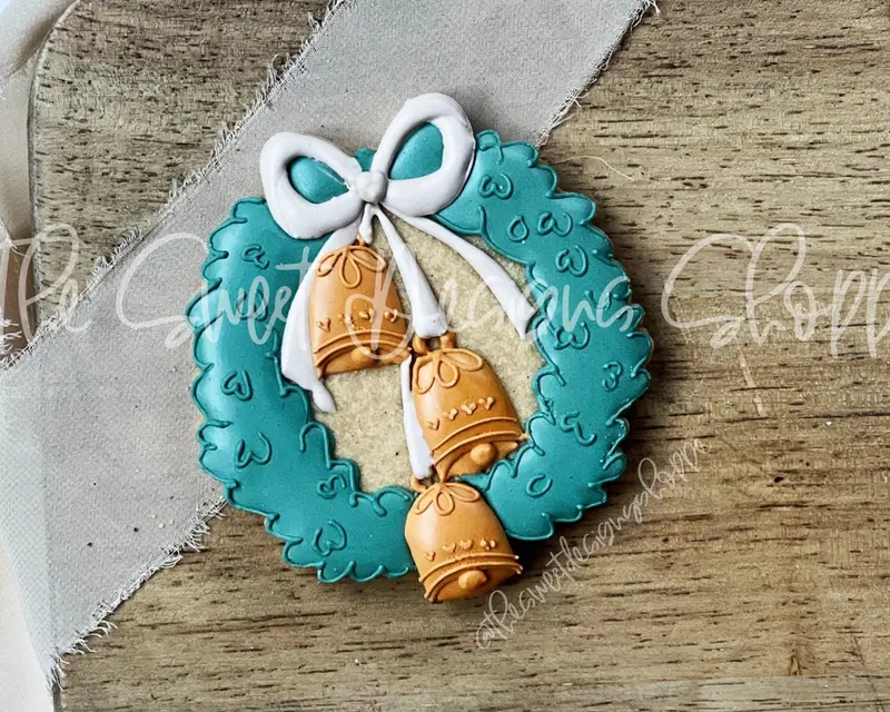 Wreath with Bells - Cookie Cutter